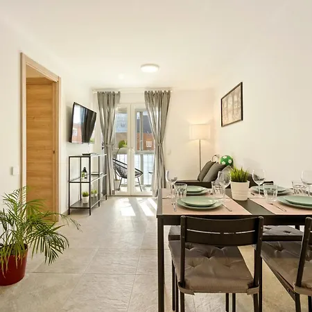 Cerca De La Playa Apartment *