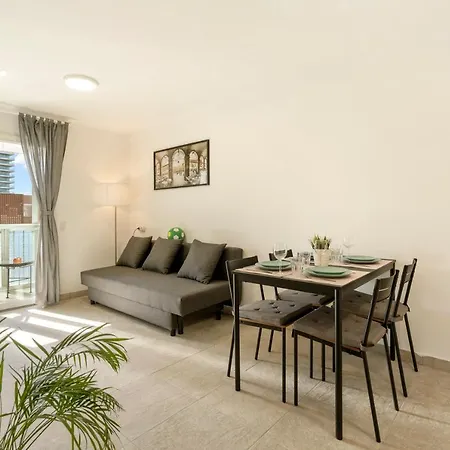Cerca De La Playa Apartment *